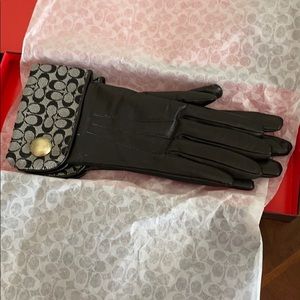 COACH signature black cuffed gloves